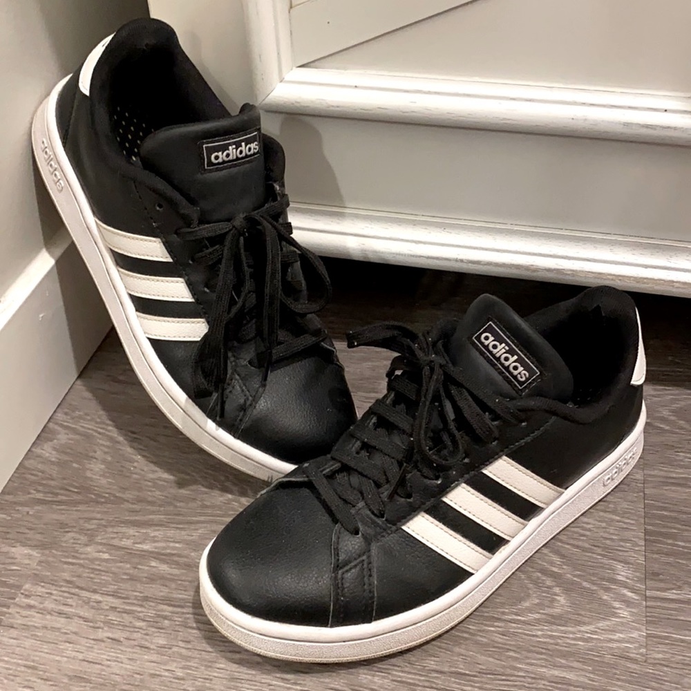 Women’s adidas shoes 7.5